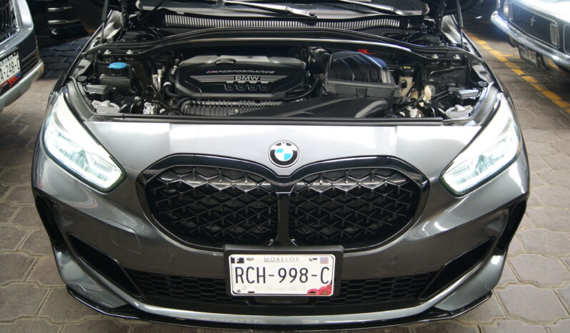 BMW M135 2022 lleno