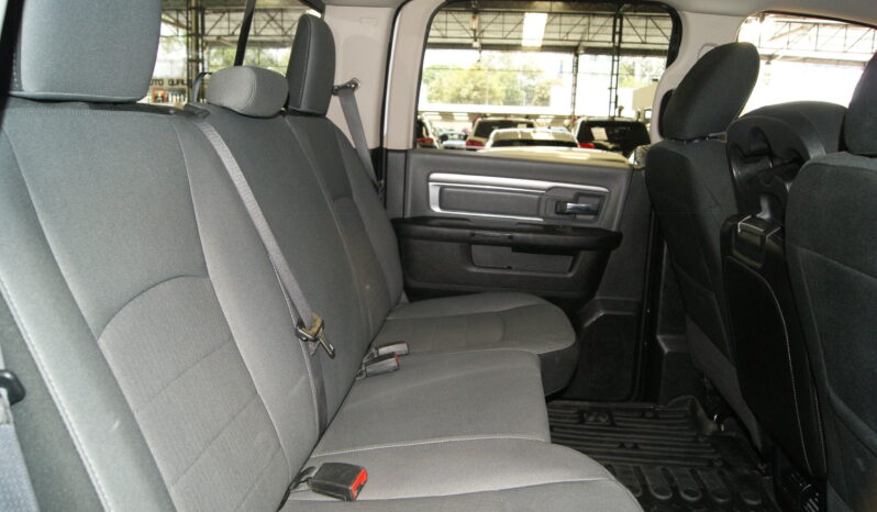 Dodge Ram 1500 SLT Crew Cab 4X4 2022 lleno