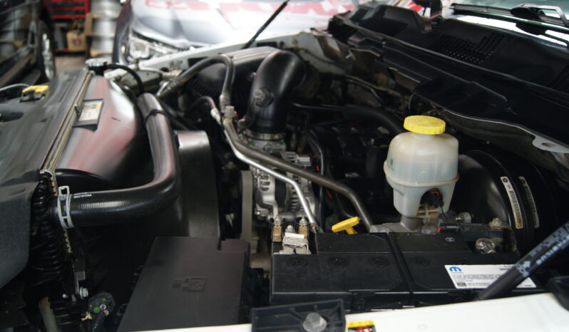 Dodge Ram 1500 SLT Crew Cab 4X4 2022 lleno