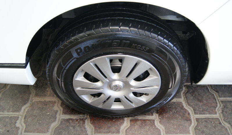 Nissan Urvan 15 Pas Amplia 2020 lleno