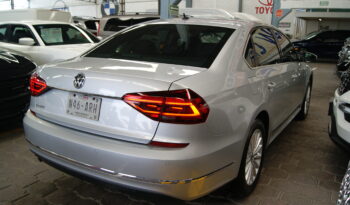 Volkswagen Passat Highline 2017 lleno