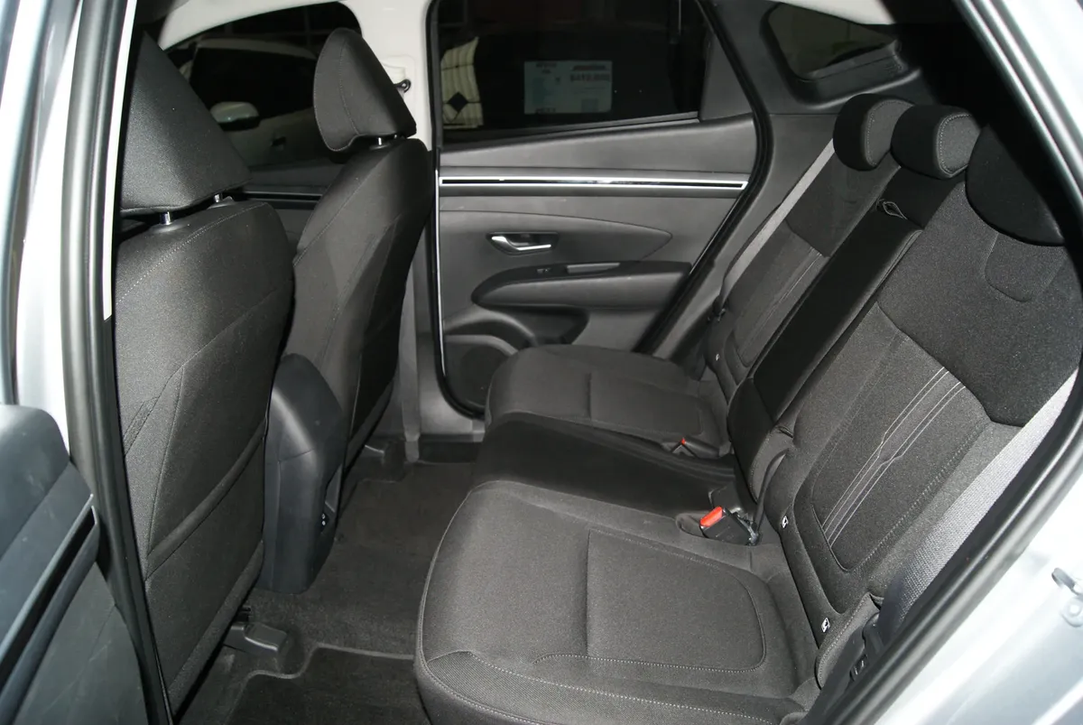 
								Hyundai Tucson full									