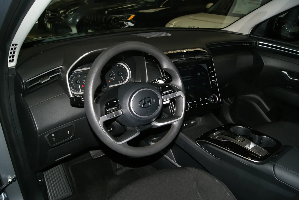 
								Hyundai Tucson full									