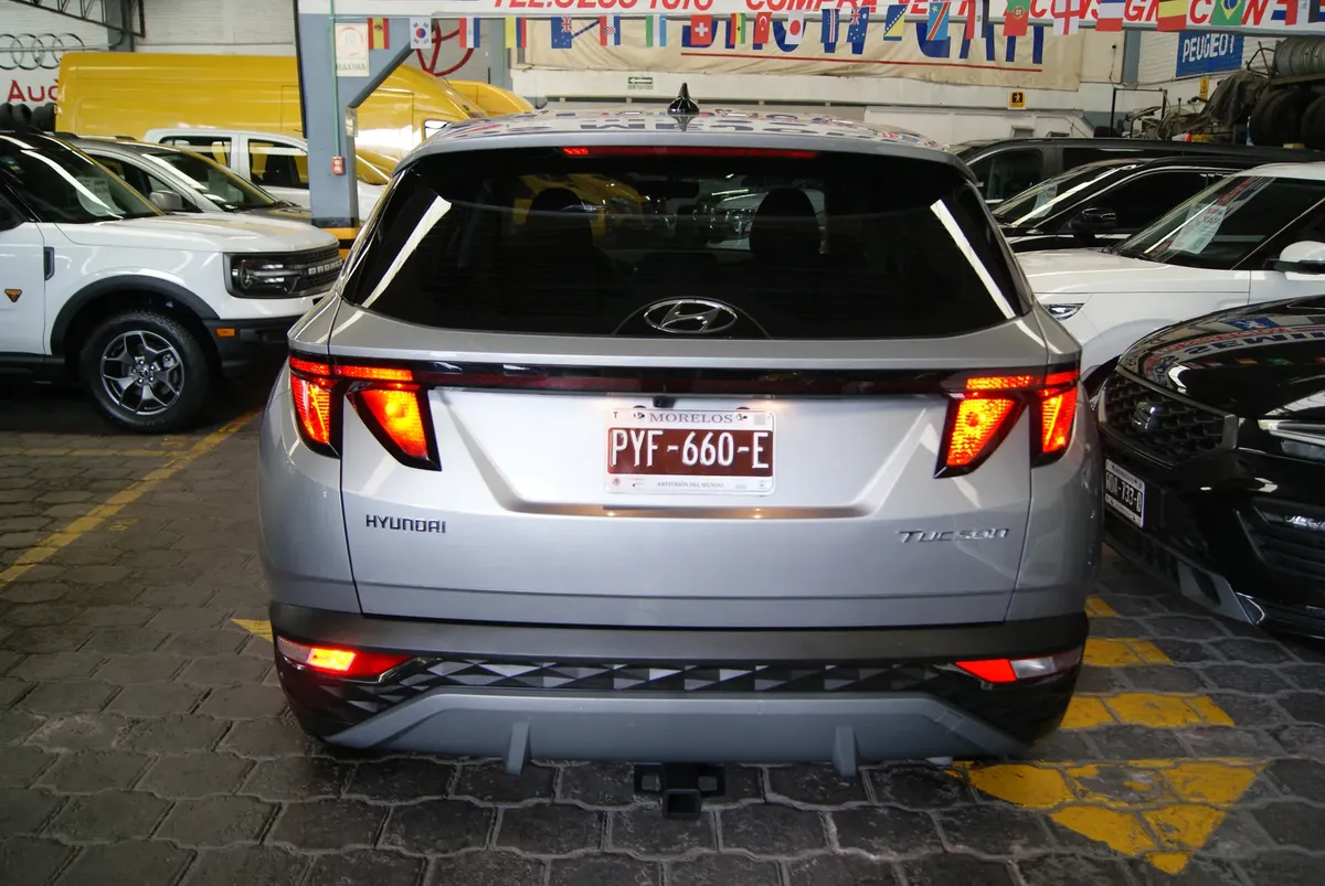 
								Hyundai Tucson full									