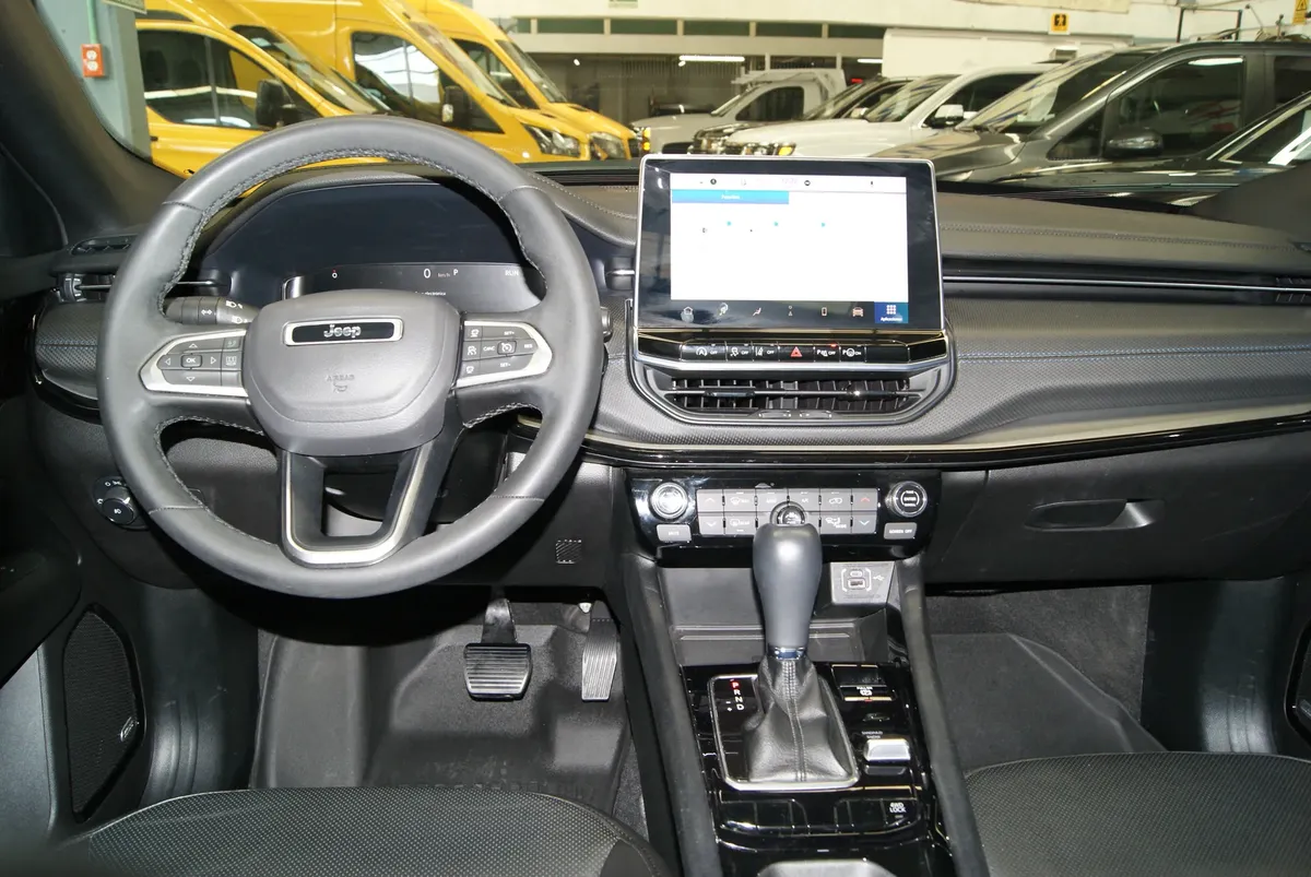 
								Jeep Compass full									