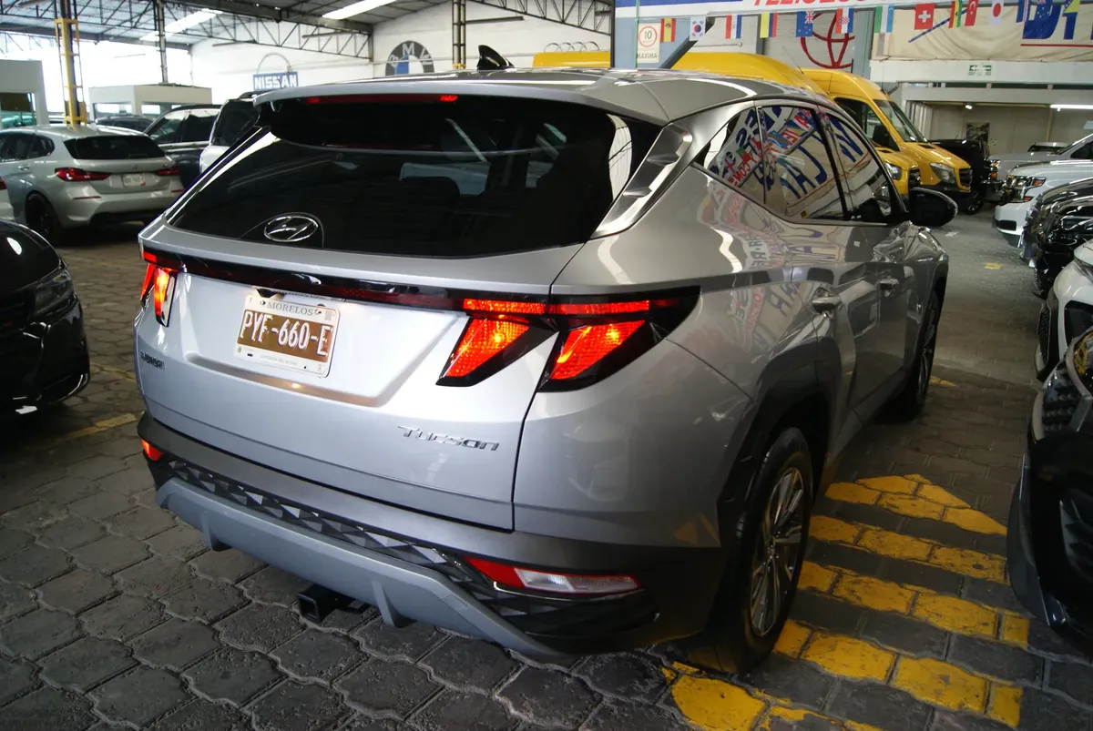 
								Hyundai Tucson full									